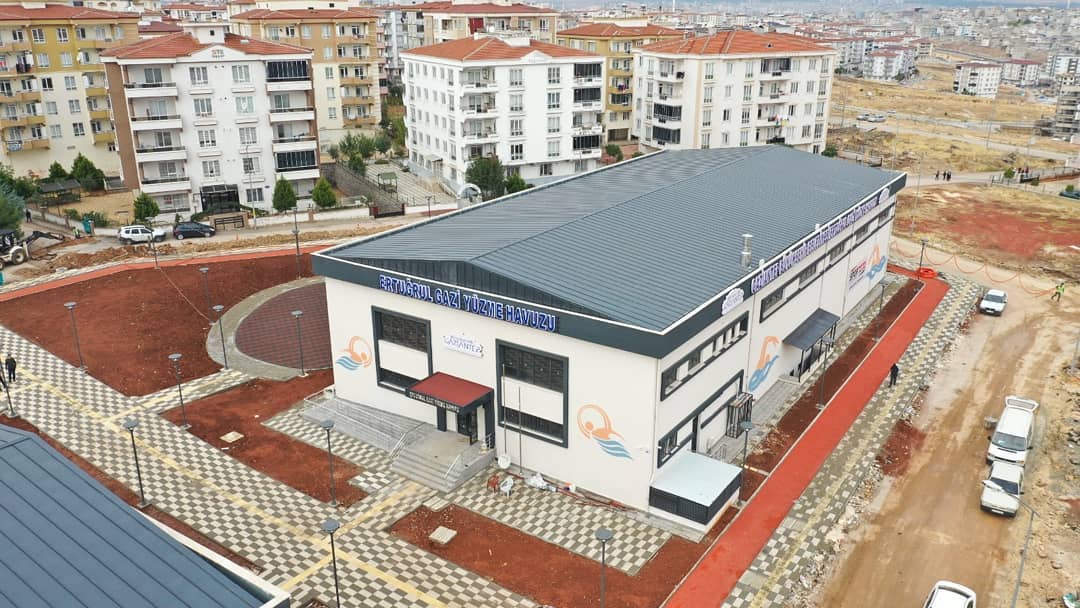 ERTUĞRUL GAZİ YÜZME HAVUZU