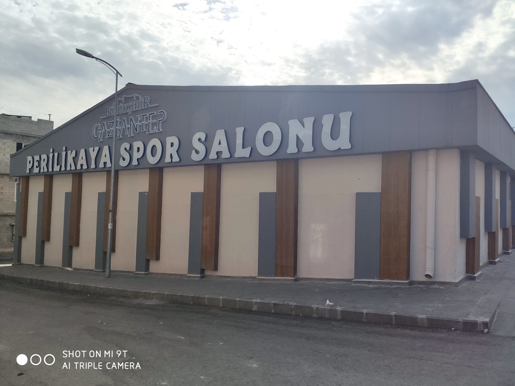PERİLİKAYA SPOR SALONU