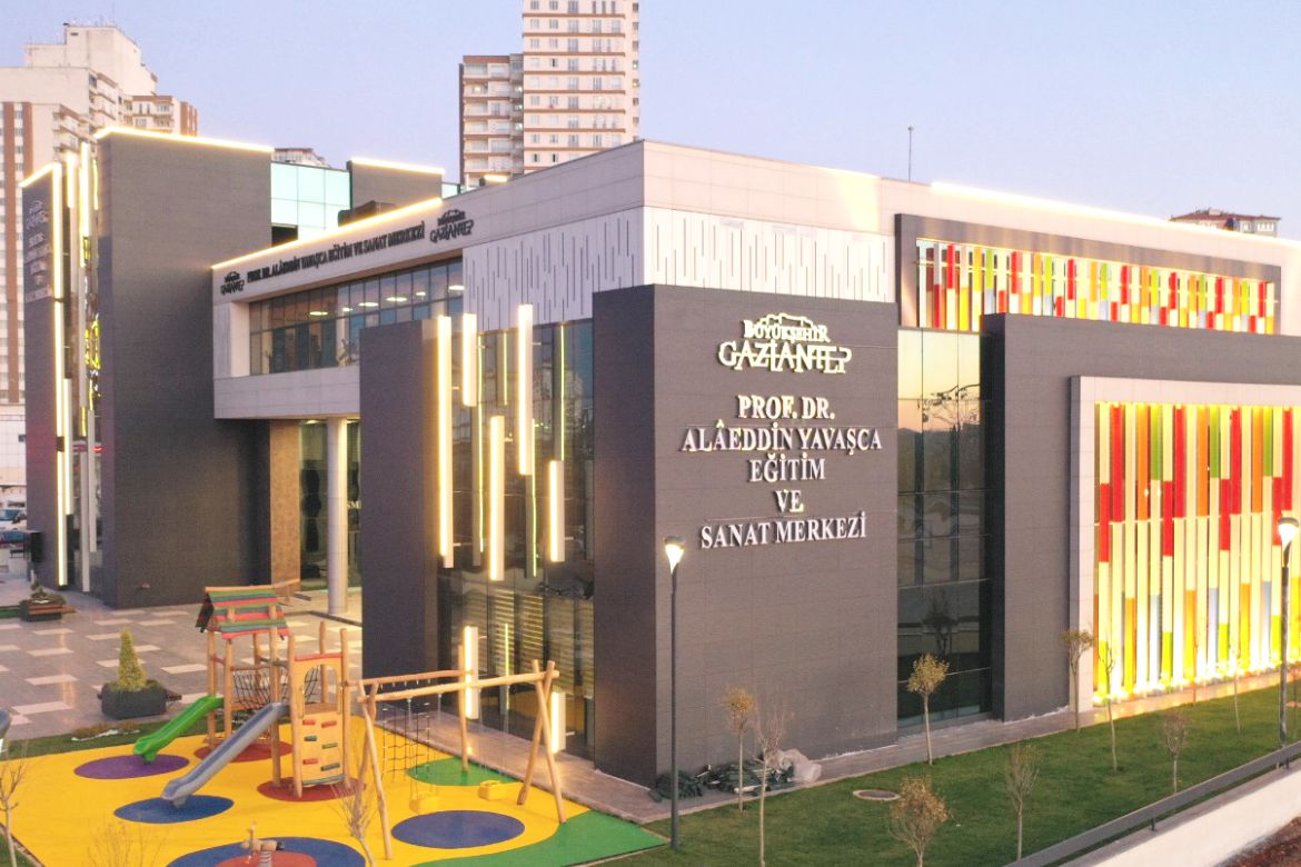 PROF. DR. ALAEDDİN YAVAŞÇA EĞİTİM VE SANAT MERKEZİ