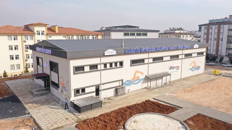 YEDİTEPE YÜZME HAVUZU