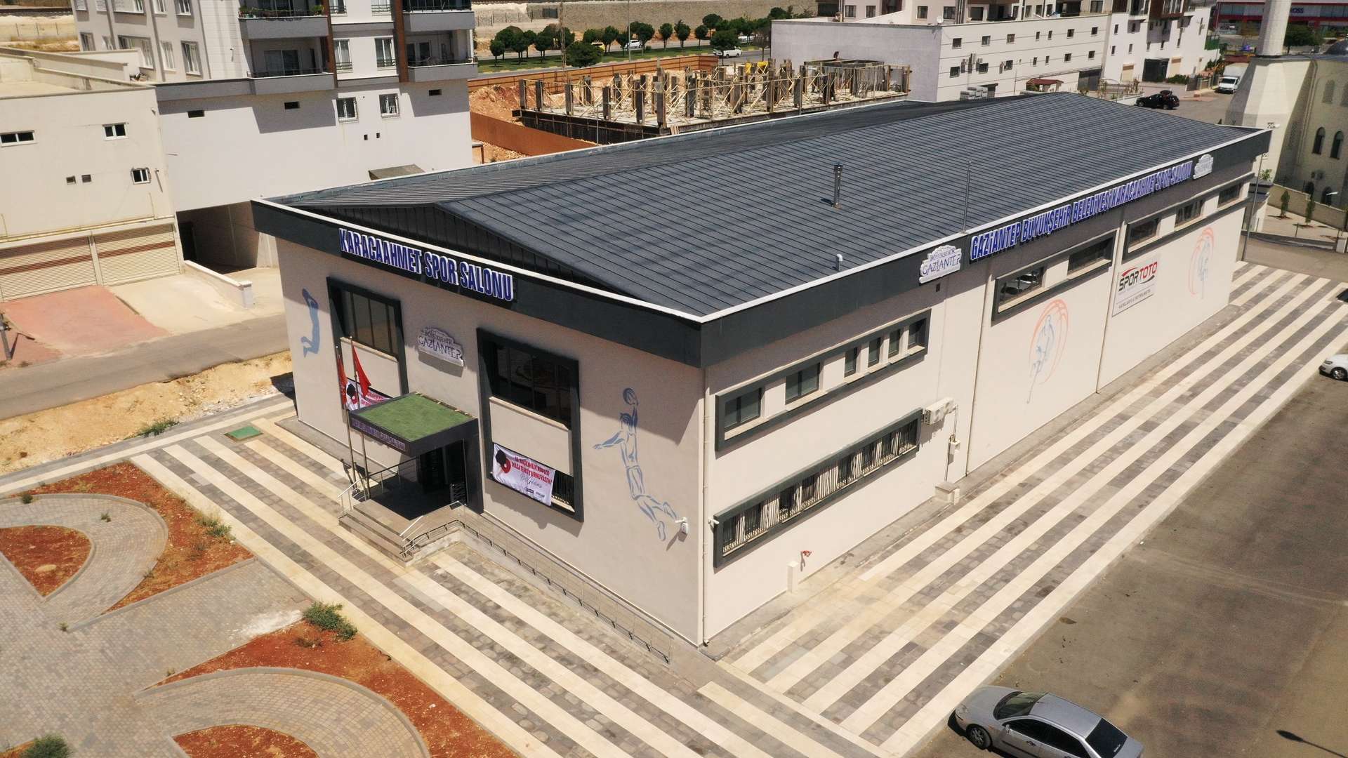 MEHMET VEHBİ DİNÇERLER SPOR SALONU